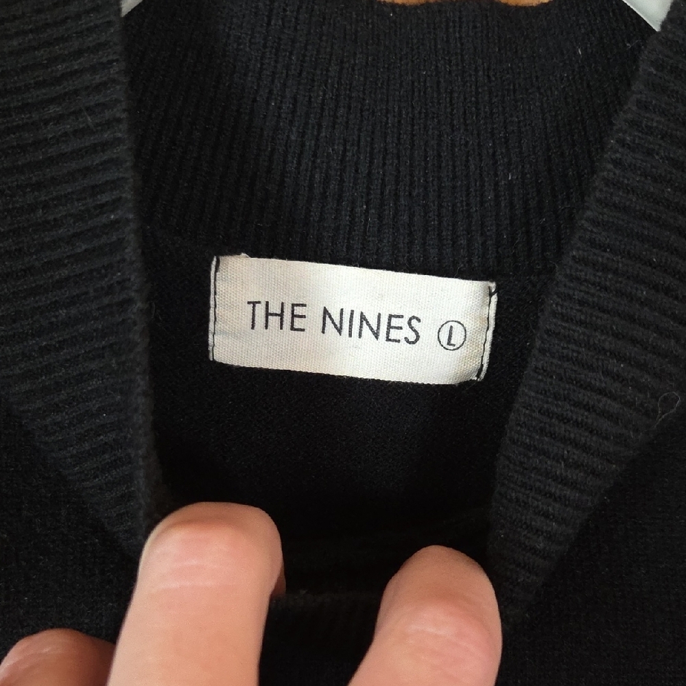 Black Sleeveless Turtleneck Sweater - Picture 3 of 3